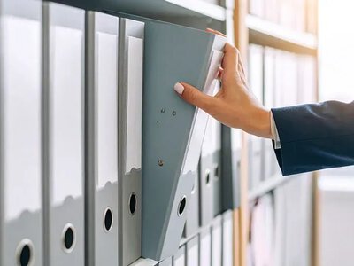 Як ліквідувати підприємство в Херсоні — повний посібник з передачі документів до архіву