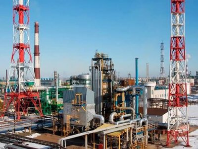 У Генштабі підтвердили ураження двох НПЗ на території росії