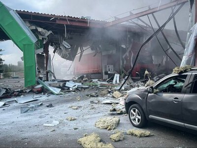Потрійна атака на АЗС: російські дрони поранили шістьох людей, серед них - іноземка