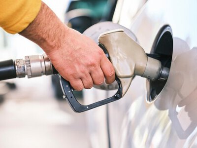 Чи загрожує Україні паливний дефіцит через удари по заправках