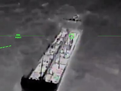 Українські війська  уразили в Азовському морі два танкери окупантів з бензином для Криму (ВІДЕО)