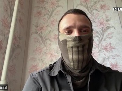 Свята бандура з фронту: випускник рівненського ліцею врятував національний інструмент із розбитої школи на Донеччині (ВІДЕО)
