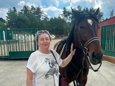 Слухачки Університету третього віку відвідали кінно-спортивну базу РАЕС