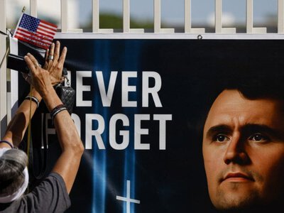 У США розпочалося попереднє слухання справи про вбивство Чарлі Кірка