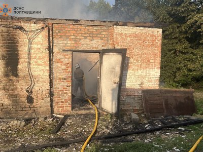 У Глобиному сталася пожежа: на гасіння задіяли 4 одиниці техніки і 10 пожежників