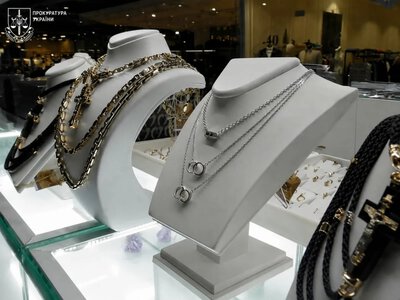В Одесі судитимуть ювеліра, який продавав підробки під світові бренди