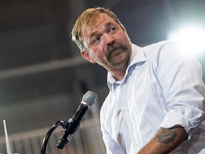 Демократи закликали кандидата в Сенат США знятися з виборів