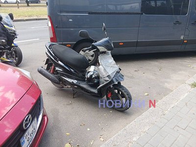 У центрі Миколаєва п'яний мопедист упав на ходу: рух утруднений, водій у лікарні