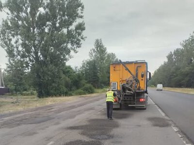 На дорогах державного значення Івано-Франківщини тривають масштабні ремонтні та експлуатаційні роботи