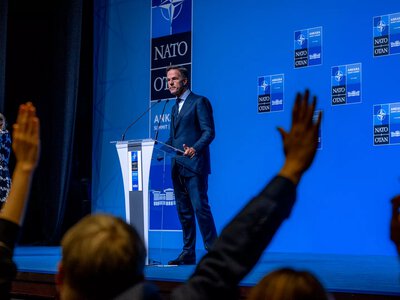 Марк Рютте порівняв НАТО з футбольною командою