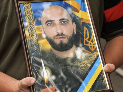 В Ужгороді попрощалися із 31-річним солдатом Юрієм Легезою