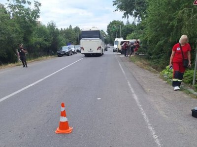 У Берегові під колеса карети «швидкої» потрапив 6-річний хлопчик