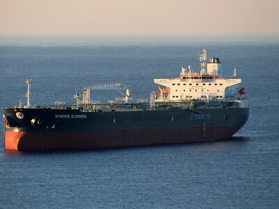 Сили безпілотних систем уразили низку танкерів РФ в Азовському морі – Мадяр