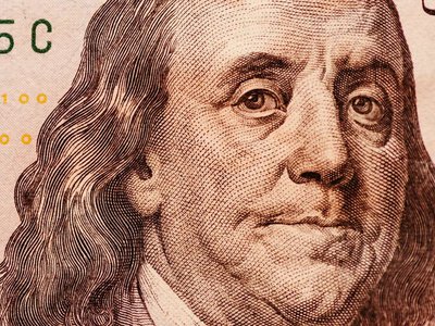 Офіційний курс валюти на 8 липня: чи продовжить долар дешевшати в Україні