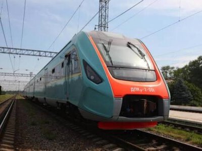 На Прикарпатті пасажирський потяг випадково заарештували як металобрухт