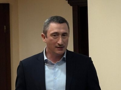 Чернишову дозволили зняти електронний браслет, але він досі має повідомляти про зміну проживання та роботи — рішення ВАКС