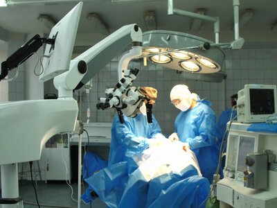 3000 операцій за 30 років і вчасно виявлені хвороби: лікарів з Чернігова відзначили найвищими нагородами