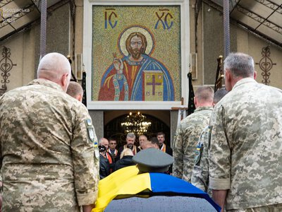 Україна попрощалася з чотирма льотчиками, які загинули на Полтавщині