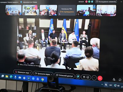 Кінець безкоштовного проїзду «по книжках» та поборів у лікарнях: які радикальні реформи готують для українців