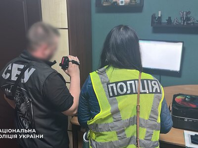 У Києві викрили адвоката та помічника судді на хабарі