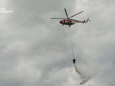 У Вишневому триває ліквідація наслідків ворожої атаки: залучена авіація ДСНС