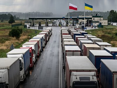 Штрафи, черги і політика: як українські вантажівки долають кордон із Польщею у 2026 році