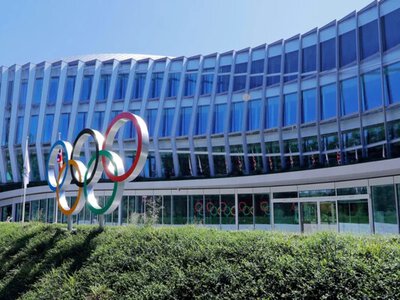 МЗС України відреагувало на рішення МОК щодо російських спортсменів: закликає не допускати триколору на змаганнях