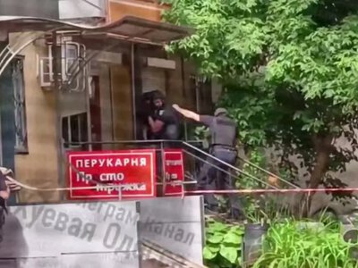 Невідомий захопив двох заручників у перукарні в Одесі, — ЗМІ 