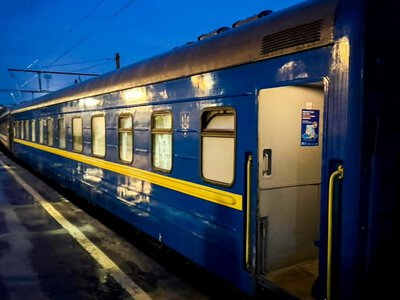 На залізничному вокзалі у Рівному потяг смертельно травмував чоловіка