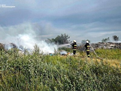 У Підволочиську на Тернопільщині нарешті ліквідували масштабну пожежу на сміттєзвалищі
