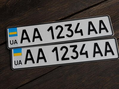 В Україні можуть скасувати передні номери на авто: зареєстровано петицію