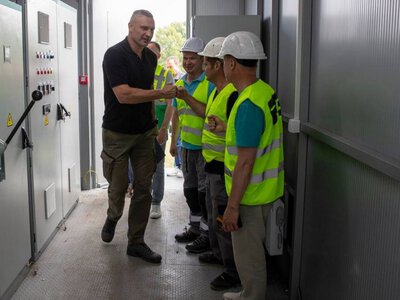 Київ готується до опалювального сезону: у місті збудували резервне живлення майже на 16 МВт