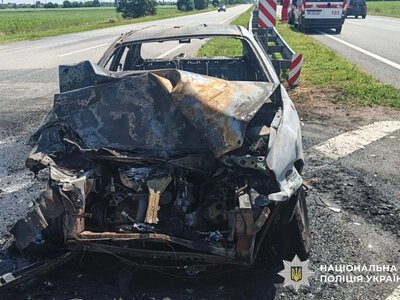 На Полтавщині внаслідок аварії загорівся легковик – поліція