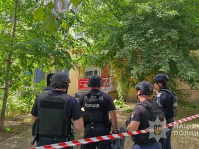 В Одесі чоловік захопив заручників у перукарні