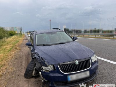 Однорічна дитина постраждала в ДТП біля Березин: Renault після удару перекинувся в кювет