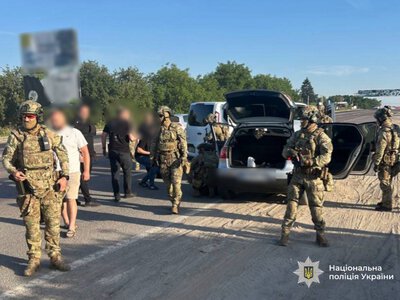 На Рогатинщині троє чоловіків у балаклавах жорстоко побили та пограбували жінку, їх затримали
