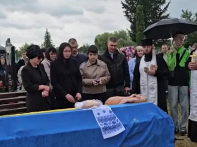 Небо плакало разом із людьми: у Хорупані попрощалися із захисником Сергієм Фроловим