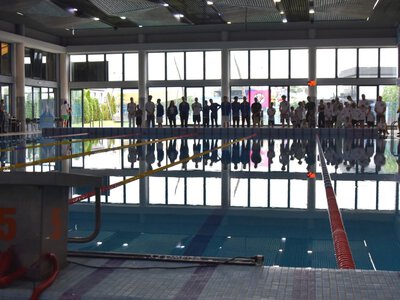Шок-цифра: чому майже 200 людей одночасно кинулися у воду на Закарпатті