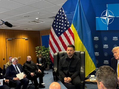 Компліменти, жарти і несподівані запитання: ексклюзивні деталі із зустрічі Трампа і Зеленського