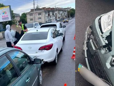 У Луцьку на шляхопроводі зіткнулися три автомобілі: обійшлося без постраждалих