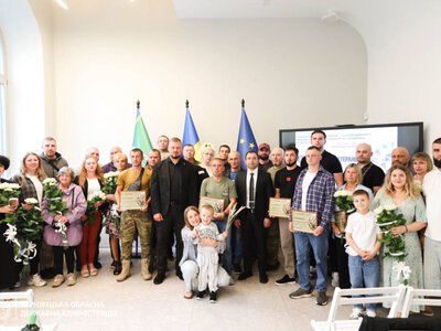 Буковинські ветерани отримали сертифікати на житло