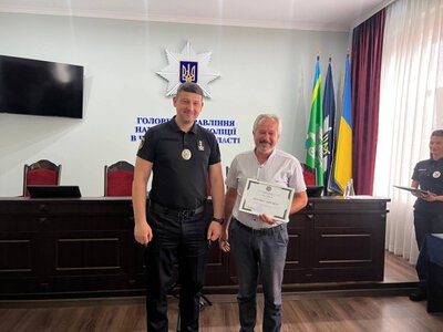Водій автобуса у Чернівцях допоміг загубленій дитині знайти маму