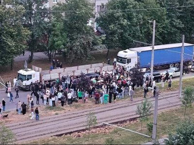 Ганебна сутичка з ТЦК у Львові: чому люди обурились та перевернули авто?