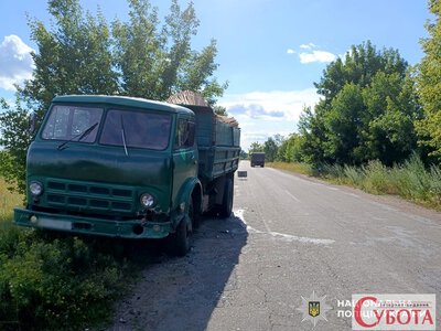 Неподалік Житомира BMW зіткнувся з вантажівкою: травмованого підлітка госпіталізували