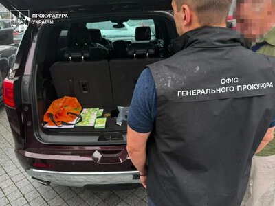 У виробника дронів вимагали 100 тис. євро за висновок ТПП, затримано посадовицю з сином - прокуратура
