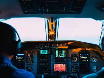 Останні слова пілота перед падінням – подробиці авіакатастрофи в Аравійському морі (Відео)