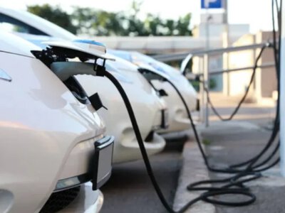 В Україні попит на електроавтомобілі скоротився вдвічі