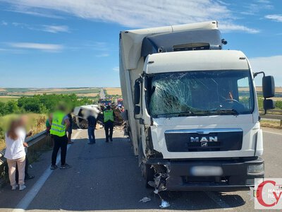 15-річний хлопець загинув, шестеро дітей у лікарні: на трасі Київ — Одеса зіткнулися MAN і маршрутка
