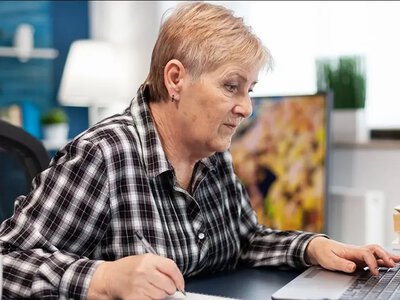 Одні відпочиватимуть у 60, інші — працюватимуть до 65: Пенсійний фонд пояснив, чому