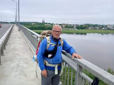 Латвійський волонтер пішки подолав понад 1400 кілометрів до Вінниці заради українських захисників